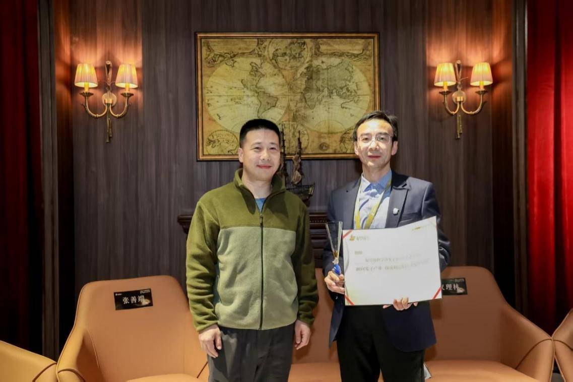 用“算法”让硬科技创业“少撞南墙”，专家探寻光子科技成果产业化之路